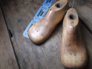画像1: 子供木製靴型　左右セット