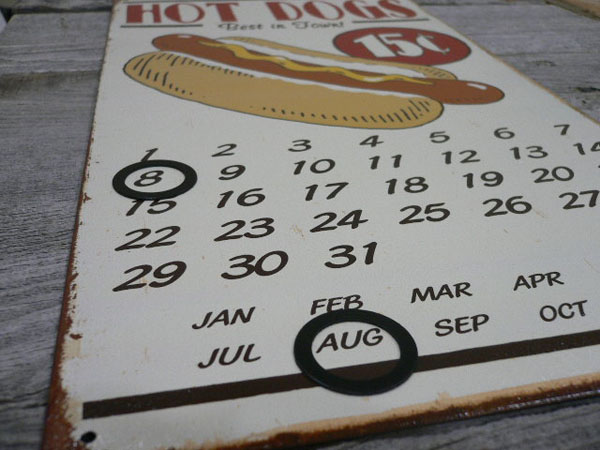 HOT DOGSカレンダープレート