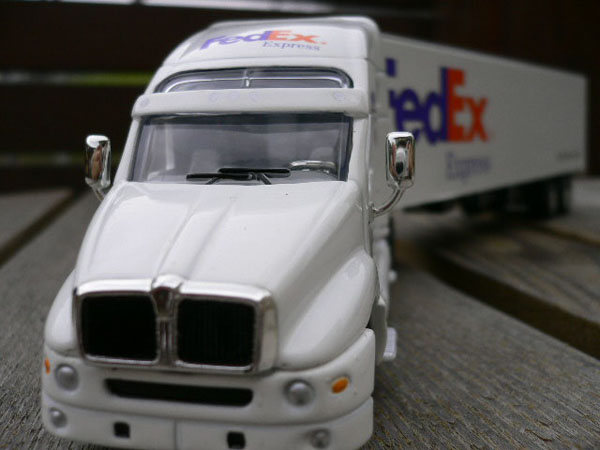 トレーラーFEDEX