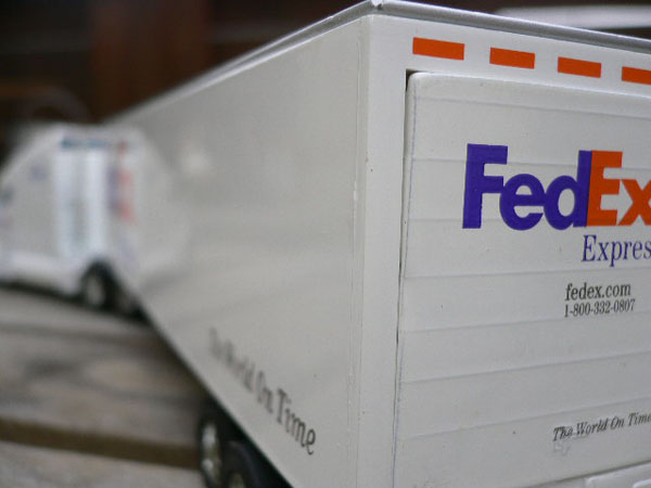 トレーラーFEDEX