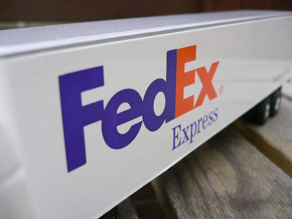 トレーラーFEDEX