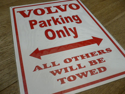 画像: ティンサイン　VOLVOだけの駐車場！