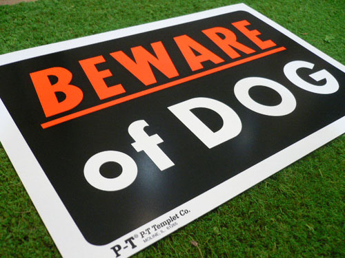 画像: BEWARE of DOG　看板